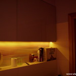 6 meble łazienkowe wykończone szkłem i aluminium szafki górne ze zintegrowanym oświetleniem